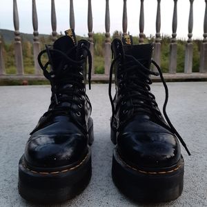 Jadon Doc Marten platform boots